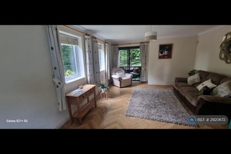 2 bedroom flat to rent - Photo 3