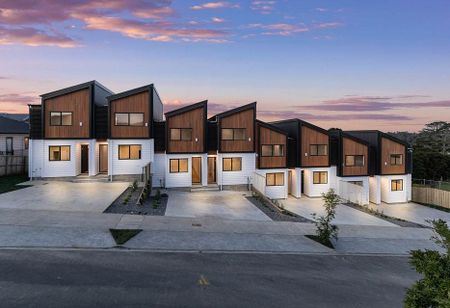 Brand New 3 Bedroom Townhouse in Orewa! - Photo 3