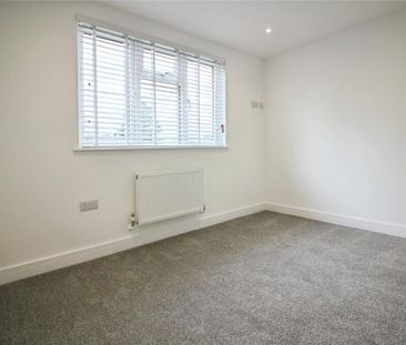 4 bedroom semi-detached house to rent - Photo 2