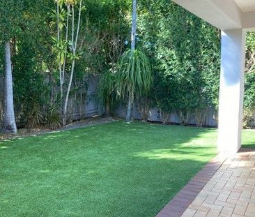 Resort-Style Living in heart of Bulimba - Photo 4