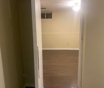 For Lease - 8 Ryecliffe Court, Toronto, Ontario - Photo 6