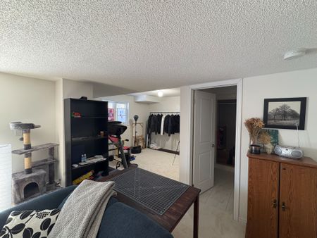 For Lease - 1001 Abram Court, Innisfil, Ontario - Photo 2