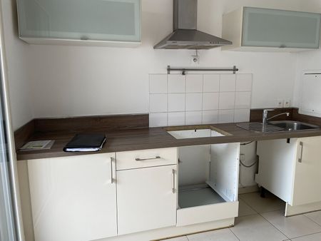 Location Appartement 3 pièces 61m² - Photo 3