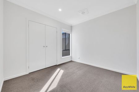 Comfortable Living in a Sought-After Tarneit Location! - Photo 3
