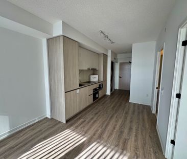 For Lease - 8 Interchange Way Unit# 810, Vaughan, Ontario - Photo 3