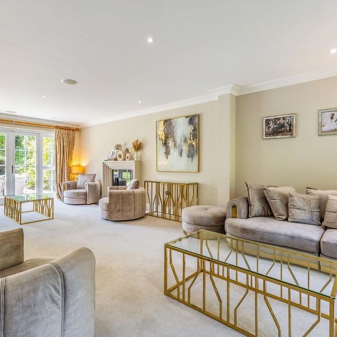 6 bedroom detached house to rent - Photo 1