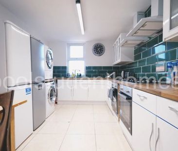 Jubilee Drive, Liverpool - Photo 3