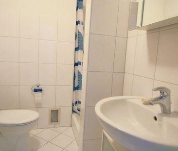 HELLES MÖBELIERTES APARTMENT MIT BALKON NÄHE GERICHT KREFELD - Photo 3