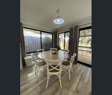 BEAUTIFUL FAMILY HOME - Photo 6