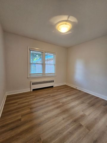 For Lease - 964 King Road Unit# Upper, Burlington, Ontario - Photo 5
