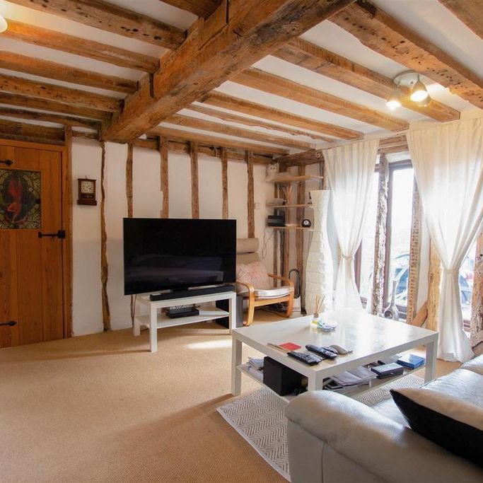 1 bedroom barn conversion to rent - Photo 1