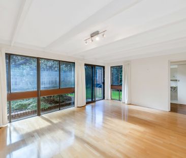 Spacious home offering comfort & convenience - Photo 4