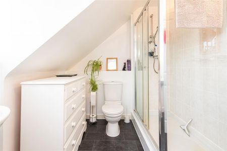 3 bed House - Semi-Detached To Let - Photo 3