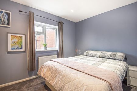 2 bedroom terraced house to rent - Photo 2