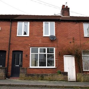 3 Bedroom Terraced To Let - Photo 2