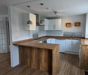 3 bedroom terraced house to rent - Photo 5