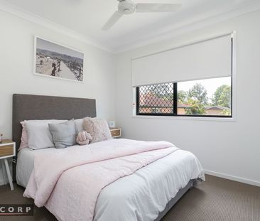 Modern 3-Bedroom Townhouse in a Desirable Location - Stylish & Spac... - Photo 4