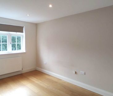 4 bed end terrace to rent - Photo 5