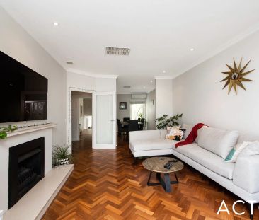 Cottesloe Dream Home... Stroll to beautiful local beaches, your fav... - Photo 2