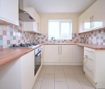 3 bedroom semi-detached house to rent - Photo 1