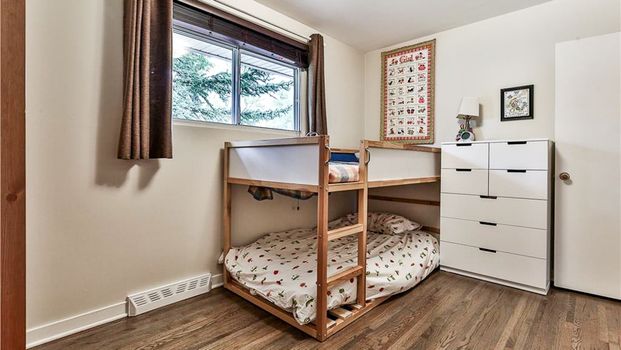 3 Bedroom Bungalow For Rent In Highwood: Pet Friendly 1 Month Free Special Incentive - Photo 1