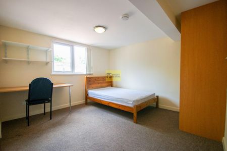 8 bedroom terraced house to rent - Photo 4