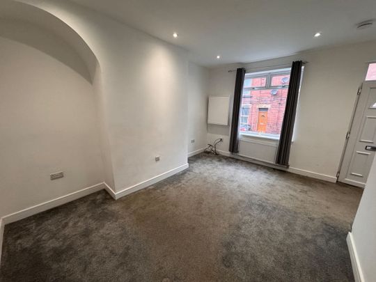 Bridge Street, Darton - Photo 1