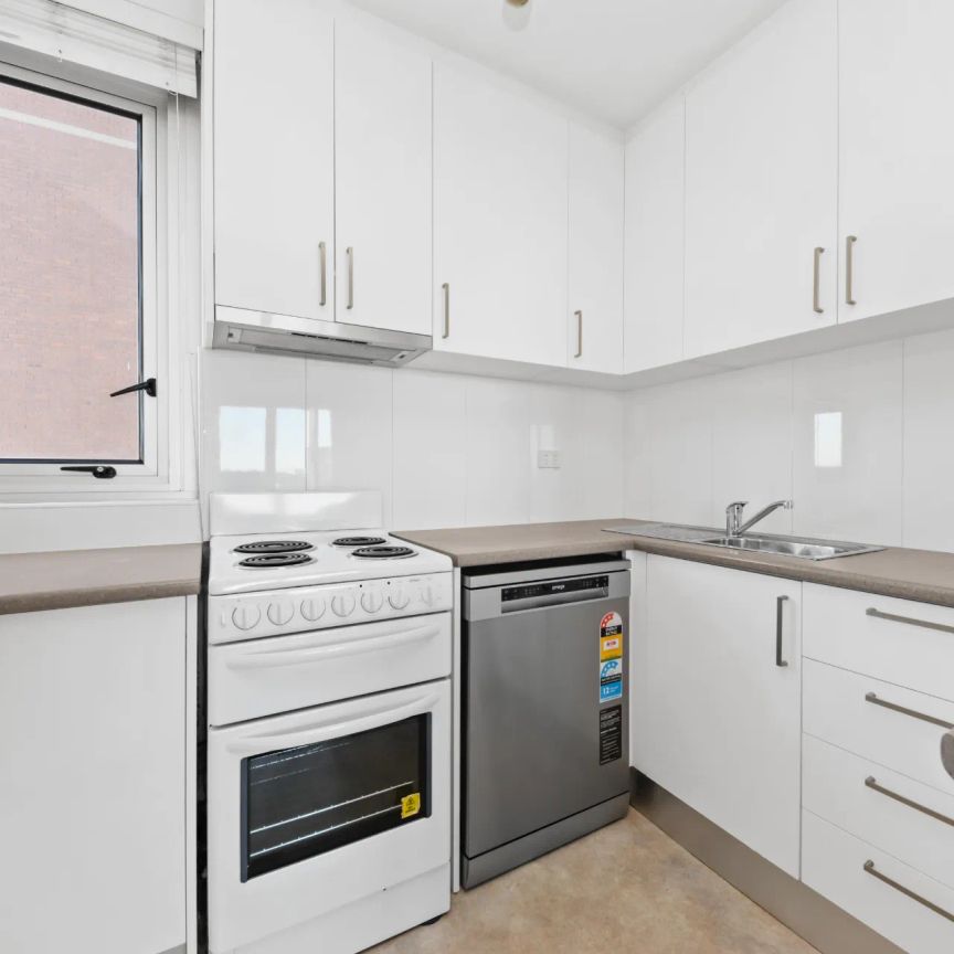 Light And Bright Two Bedroom Apartment with pool in Security Building - Photo 1