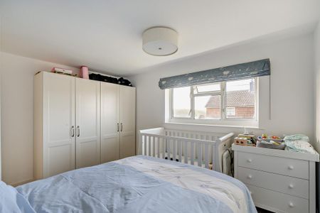 3 bedroom semi-detached house to rent - Photo 5