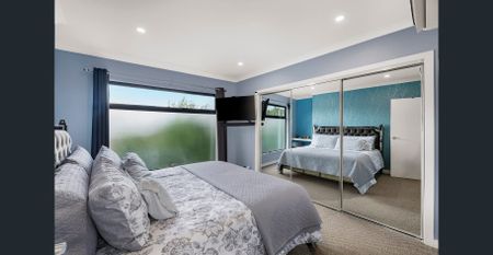 Stunning Town Residence in the Heart of Ringwood - Photo 2