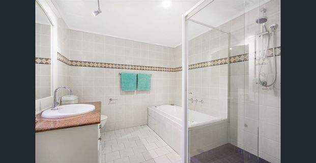 Luxury Beachside Bliss in North Wollongong - FULLY FURNISHED - Photo 1