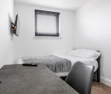 6 bedroom house to rent - Photo 1