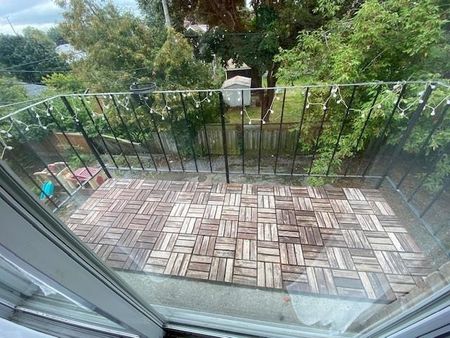 56 Dundas Street Unit 6 - 2 bed, 1 bath - Photo 4