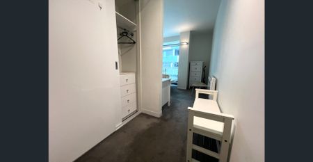 Furnished Studio for Rent – Steps from Southern Cross Station - Photo 4