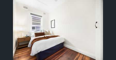 Art Deco Haven With A Semi-Like Layout And Boho Beach Vibe, 400m To The Sand And Surf - Photo 3