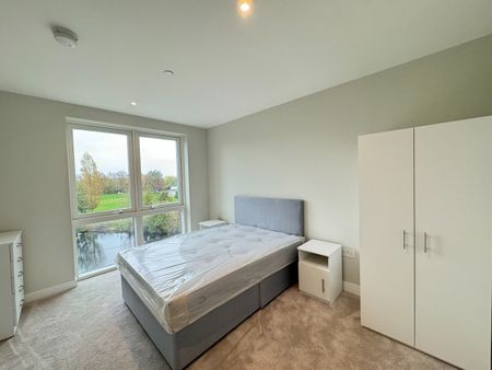2 Bed Flat, Astell Road, SE3 - Photo 4