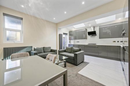 2 bedroom flat to rent - Photo 3