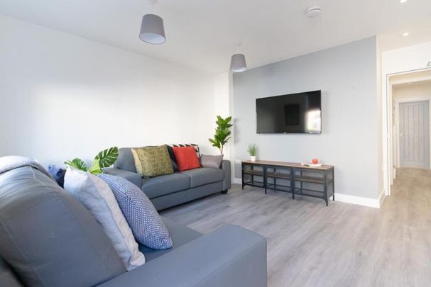 6 bedroom house to rent - Photo 1