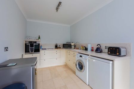 Tangier Lane, Eton - Photo 5