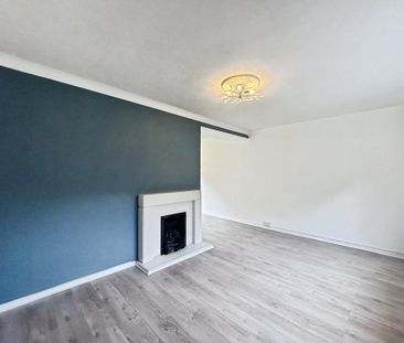 3 bedroom end of terrace house to rent - Photo 2