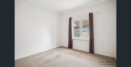 Classic Home with Expansive Outdoor Space - Photo 5