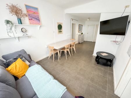 Room F, 15 Alfred Street, Balaclava - Photo 2