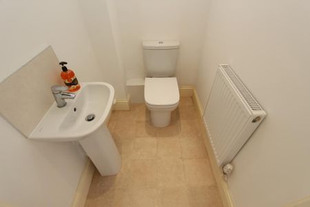 2 bedroom terraced house to rent - Photo 4