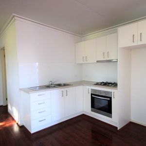 Two Bedroom Granny Flat - Photo 2