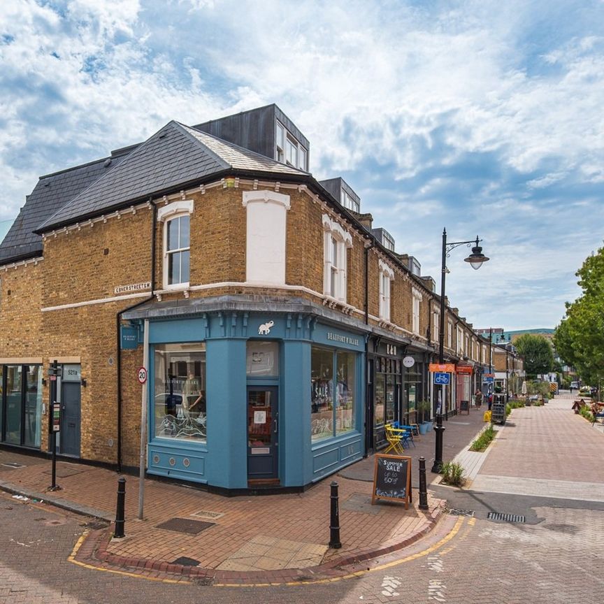 2 Bed Flat, Old York Road, SW18 - Photo 1