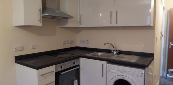 Studio to rent - Photo 2