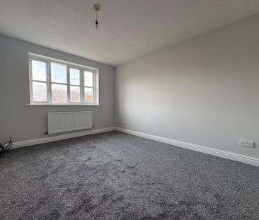 3 bedroom end of terrace house to rent - Photo 3