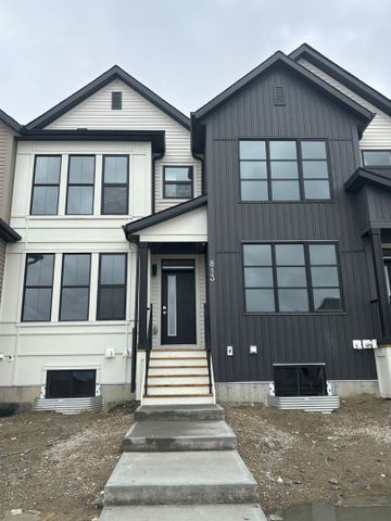 3 Bedroom 1 Den Townhouse in Airdrie - Available November 1, 2025 - Photo 3