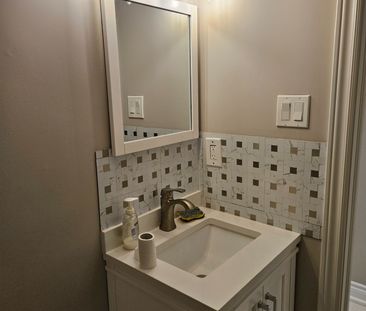 For Lease - 121 Badessa Circle Unit# Lower, Vaughan, Ontario - Photo 2