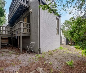 North Melbourne - Photo 3